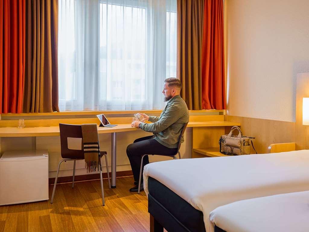 Ibis Luzern Kriens Hotel Room photo